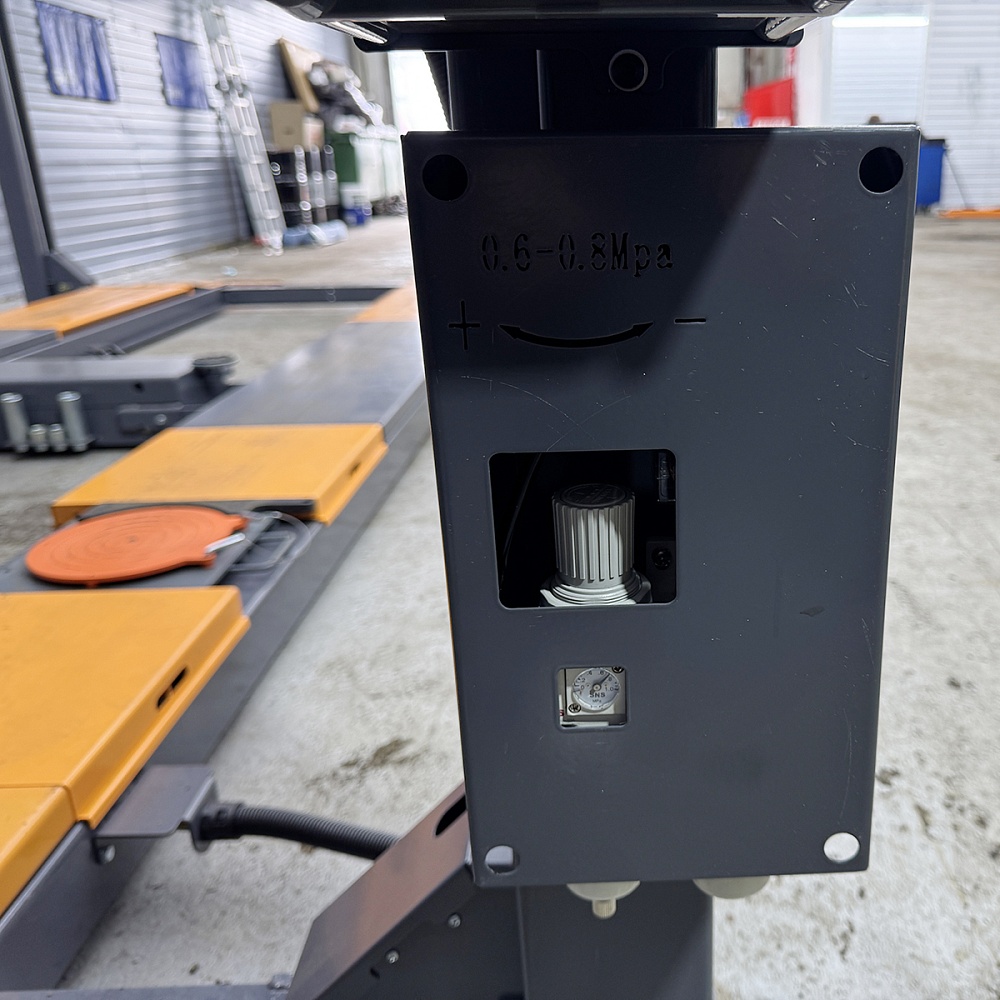 WiederKraft WDK-545 Четырехстоечный автомобильный подъемник г/п 5 тонн под сход-развал