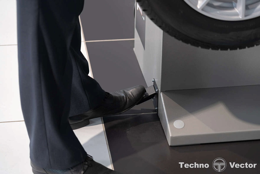 Стенд балансировочный модель iPRO BM3