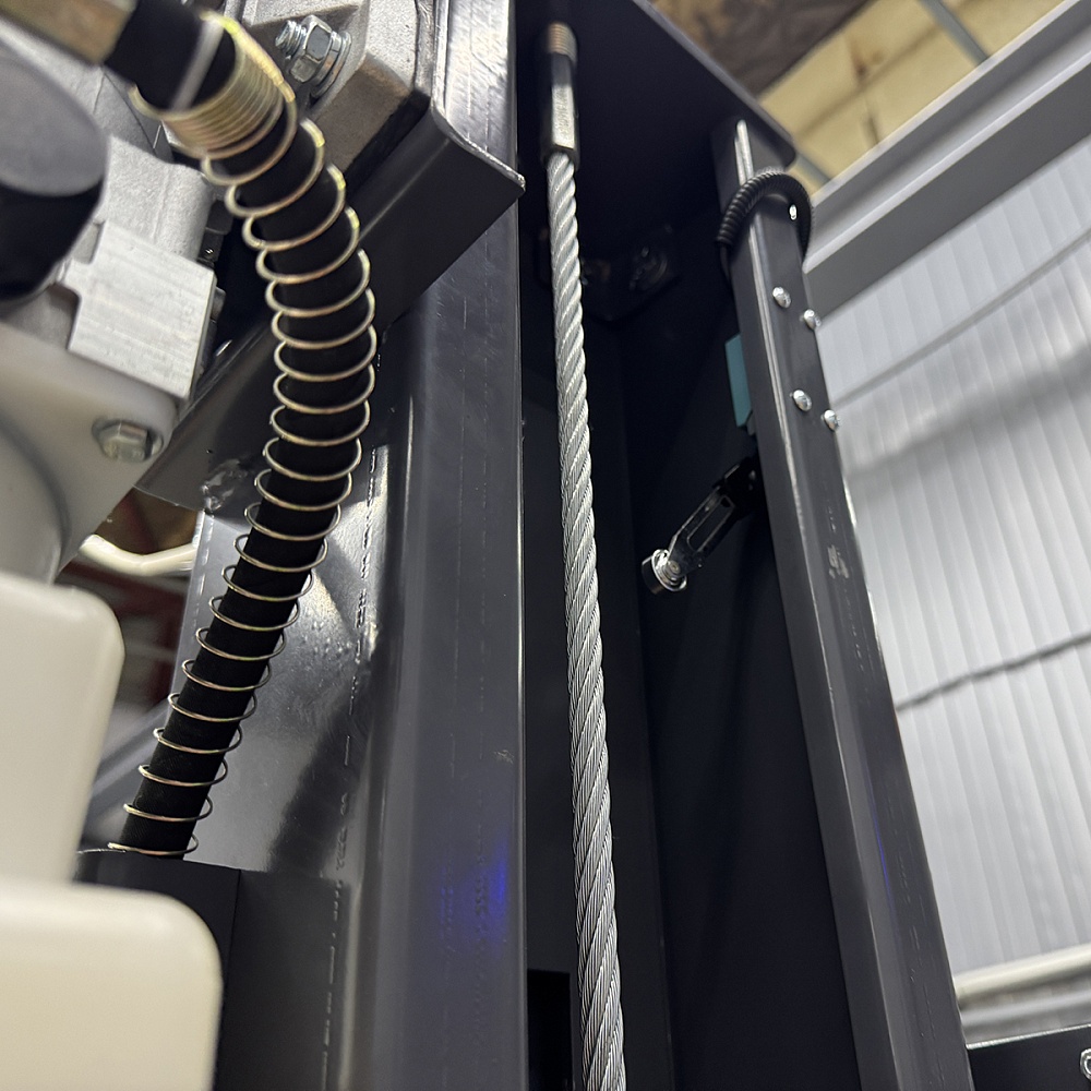 WiederKraft WDK-545 Четырехстоечный автомобильный подъемник г/п 5 тонн под сход-развал